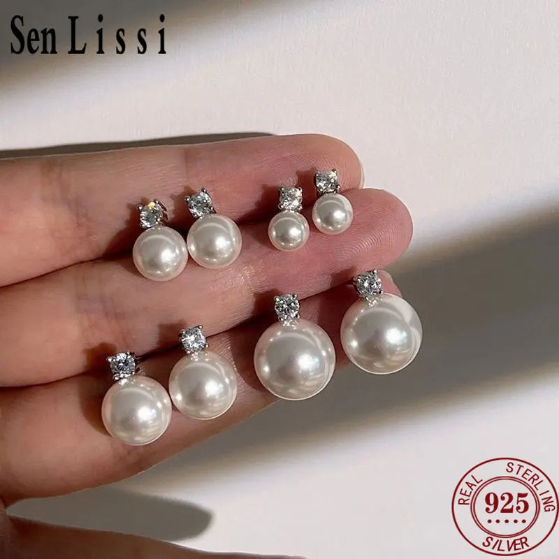 Freshwater Pearl Stud Earrings – 18k Gold