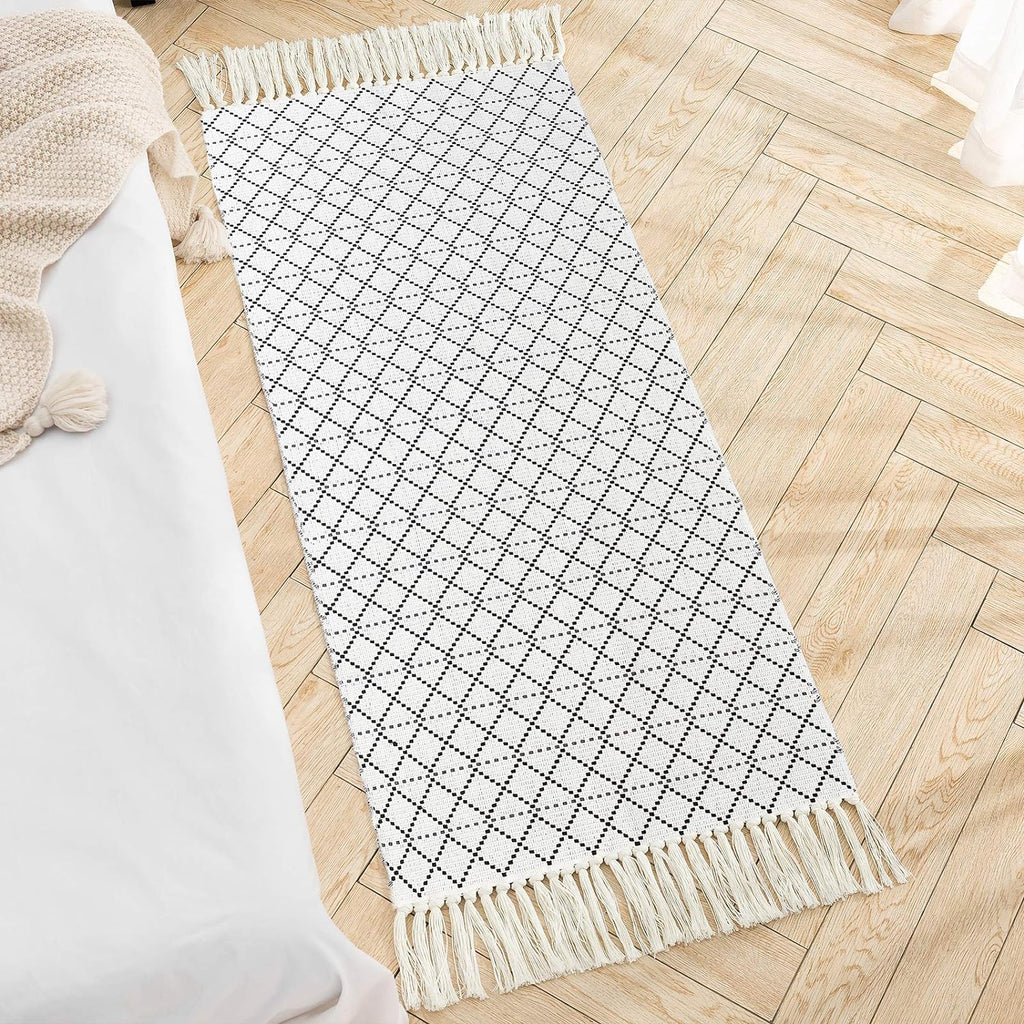 Boho Bathroom Rug, Boho Rug Kitchen Runner Washable Bath Rug, Woven Small Cotton Bohemian Tribal Farmhouse Tassel Moroccan Boho Bath Mat for Bedroom Hallway 2'X4.3'