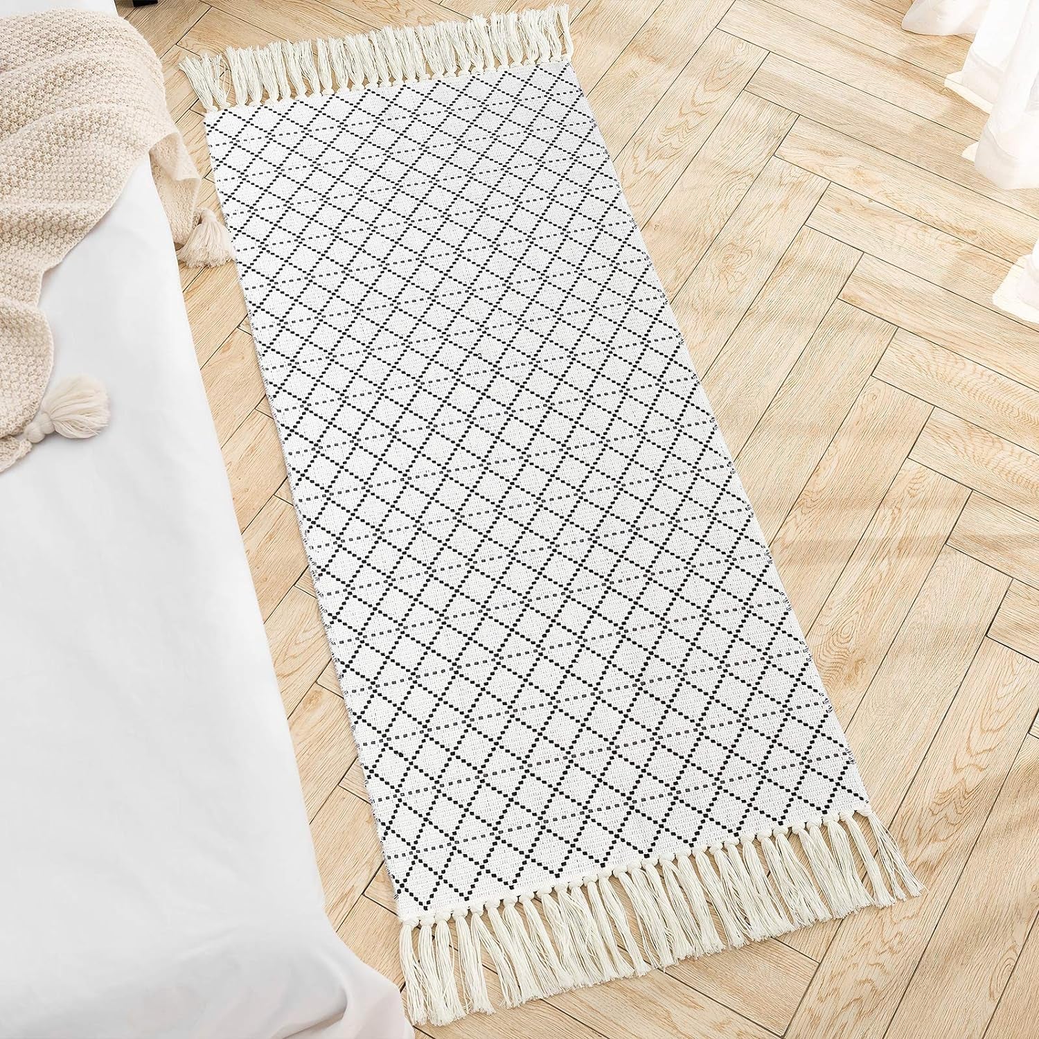 Boho Bathroom Rug, Boho Rug Kitchen Runner Washable Bath Rug, Woven Small Cotton Bohemian Tribal Farmhouse Tassel Moroccan Boho Bath Mat for Bedroom Hallway 2'X4.3'